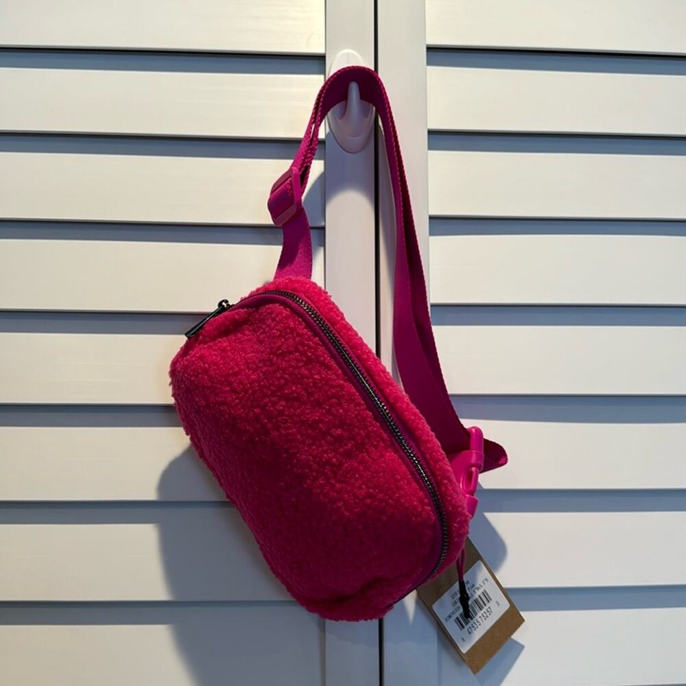 Ampere Creations NWT Hot Pink Belt Bag, adjustable strap.